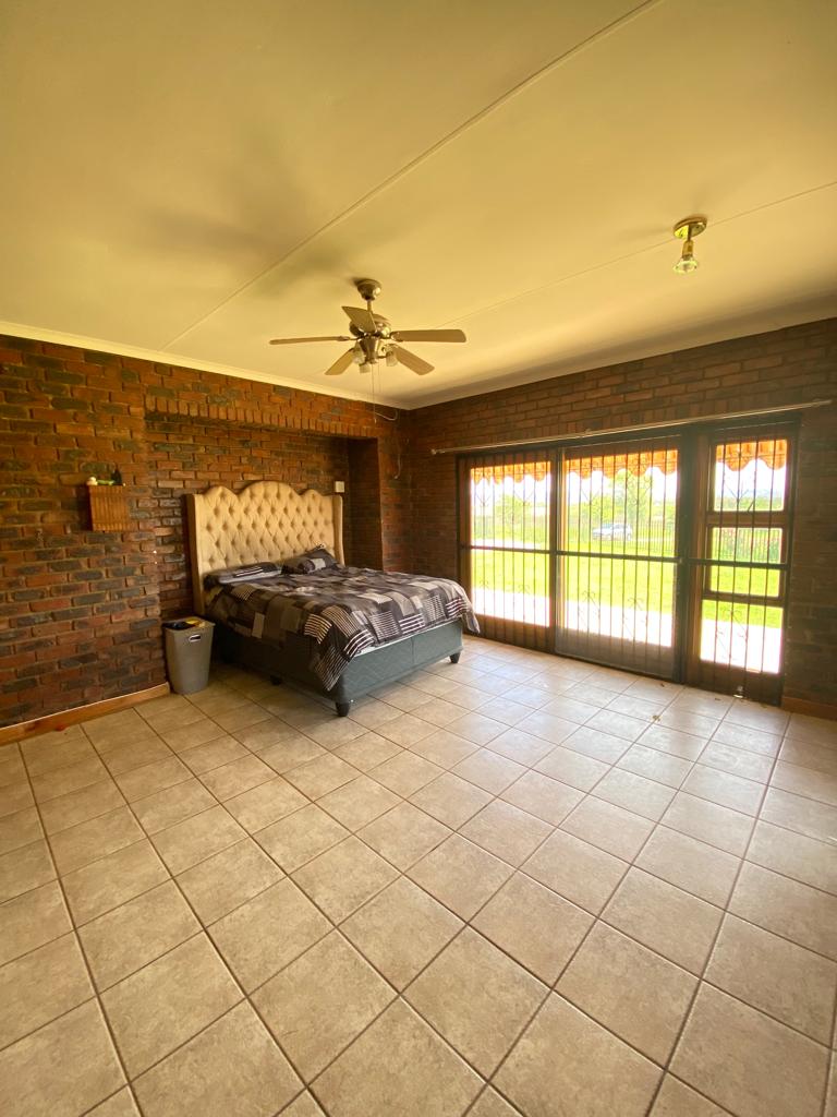 8 Bedroom Property for Sale in Parys Free State